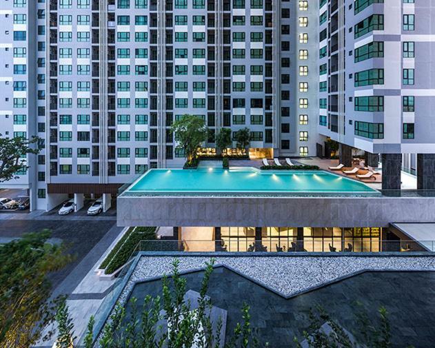 The Base Deluxe Apartment Pattaya Exterior photo